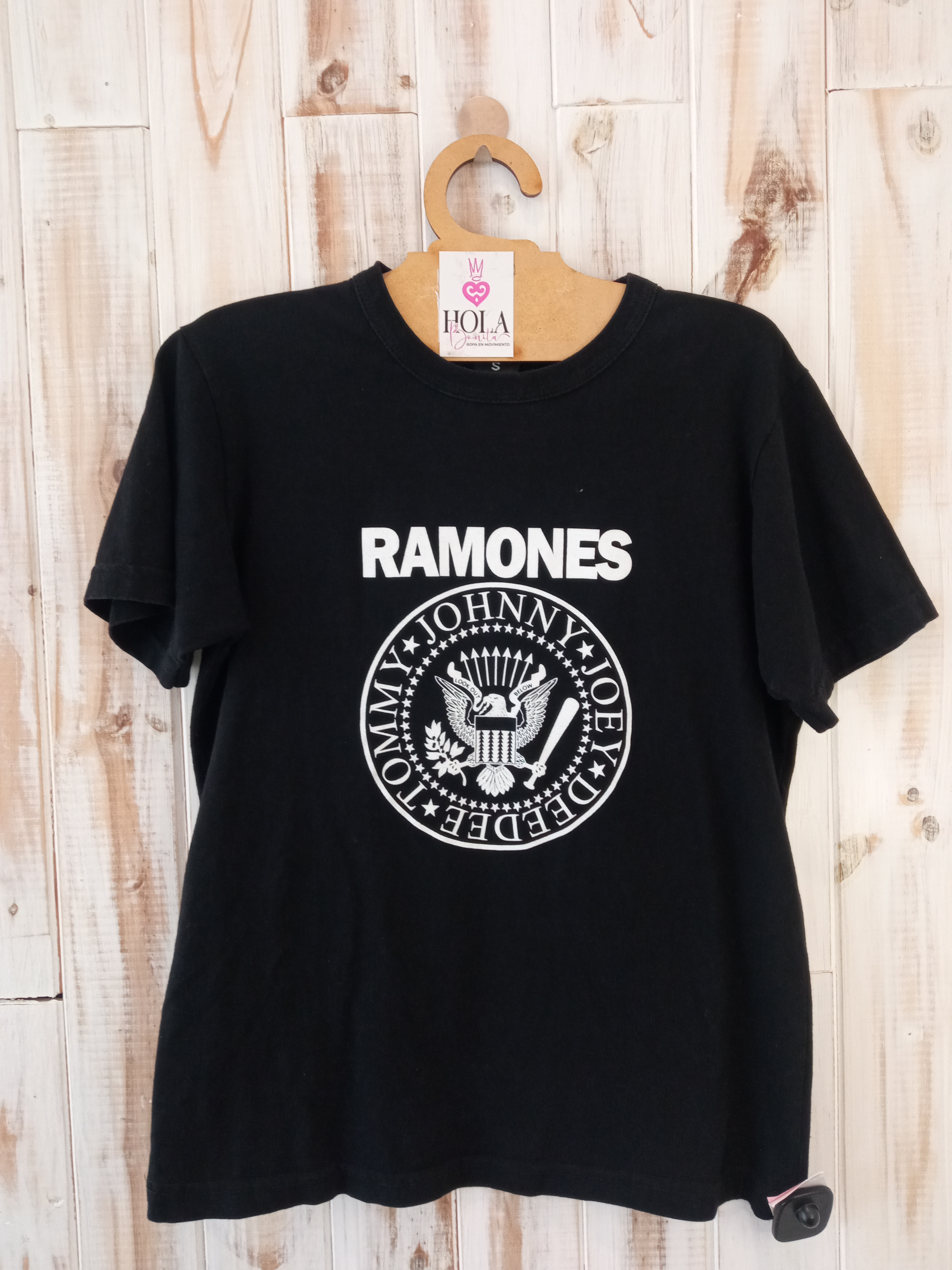 REMERA NEGRA
