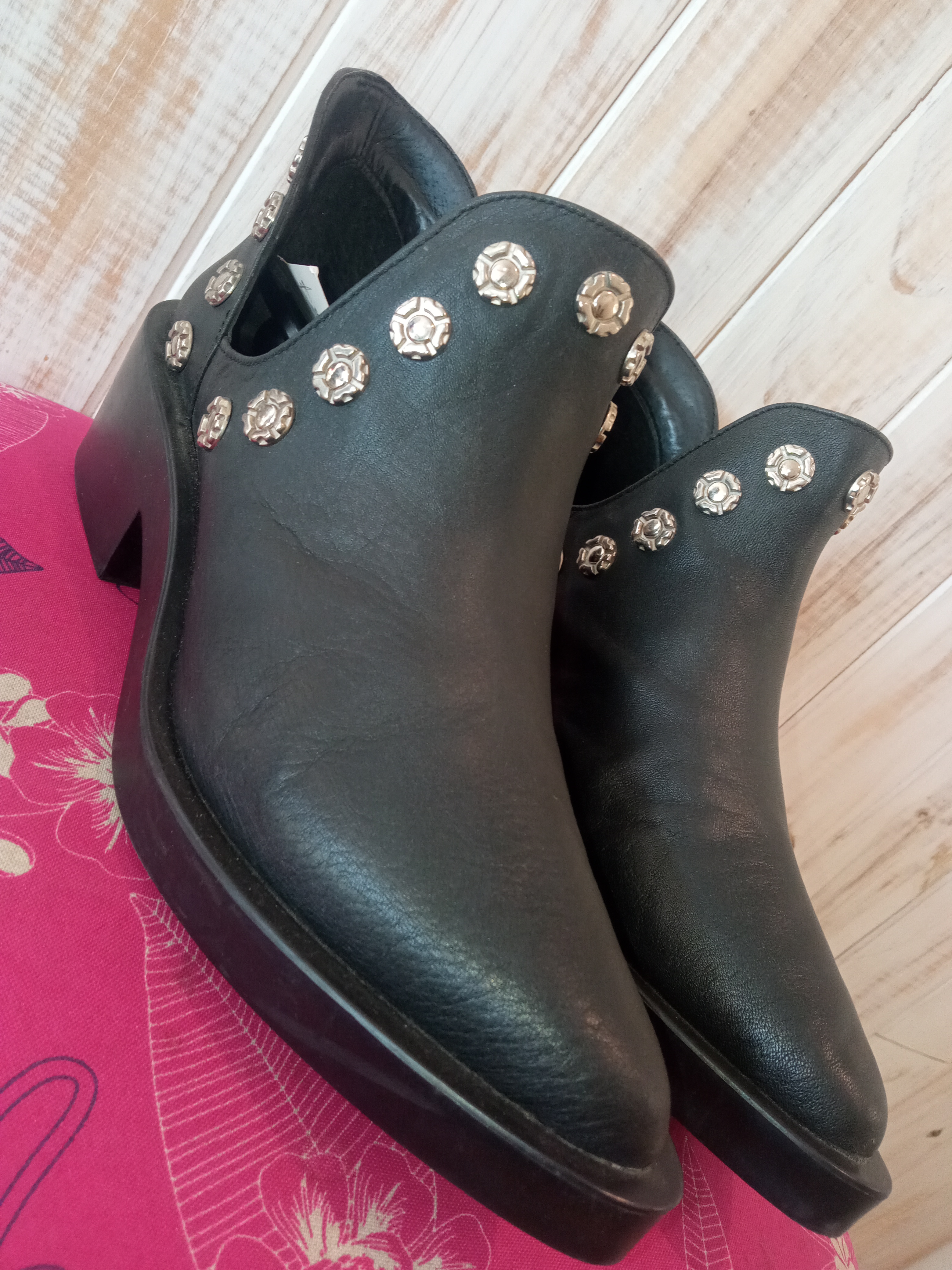 BOTAS CORTAS NEGRAS