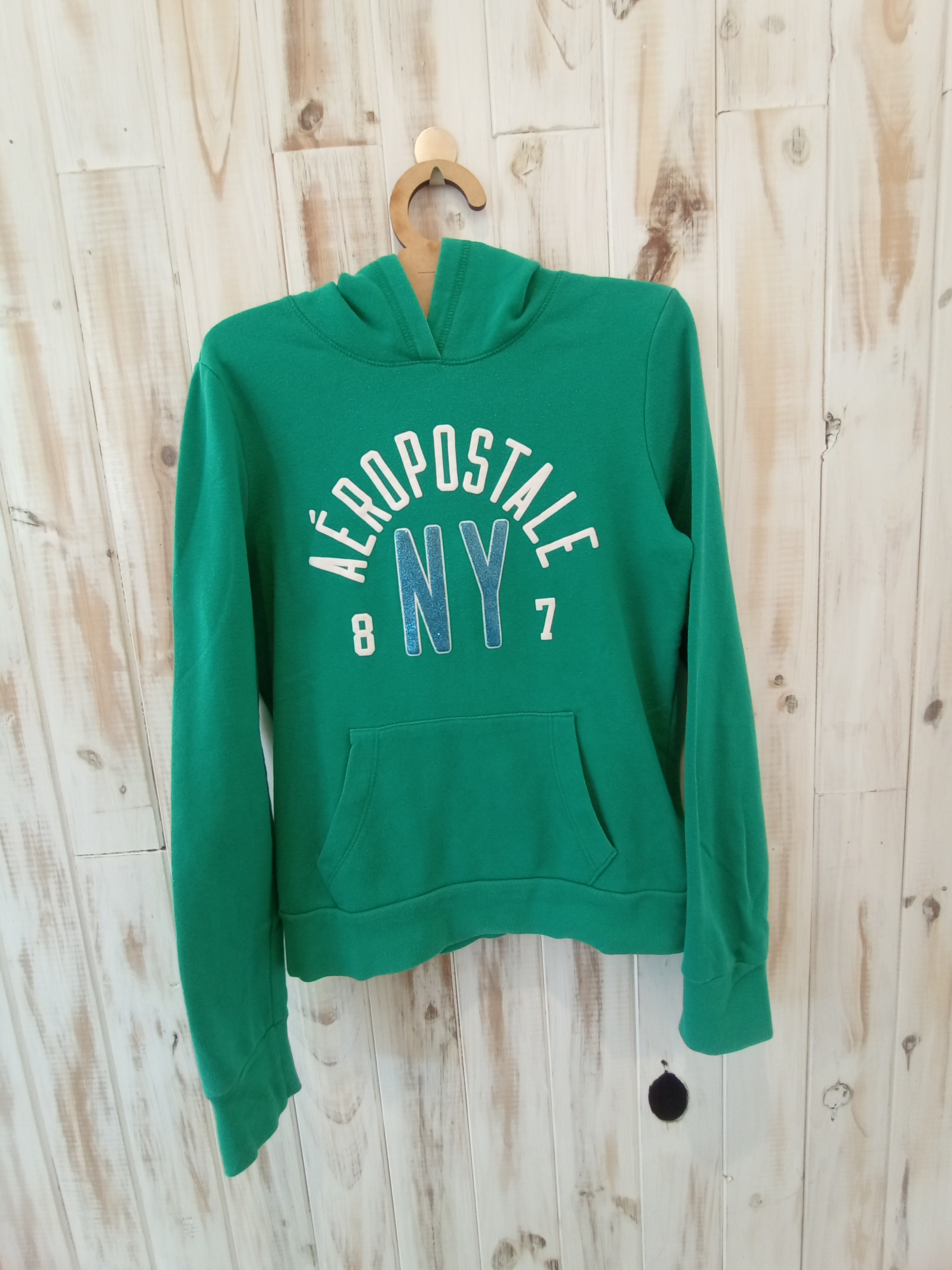 Buzo verde claro marca Aeropostale